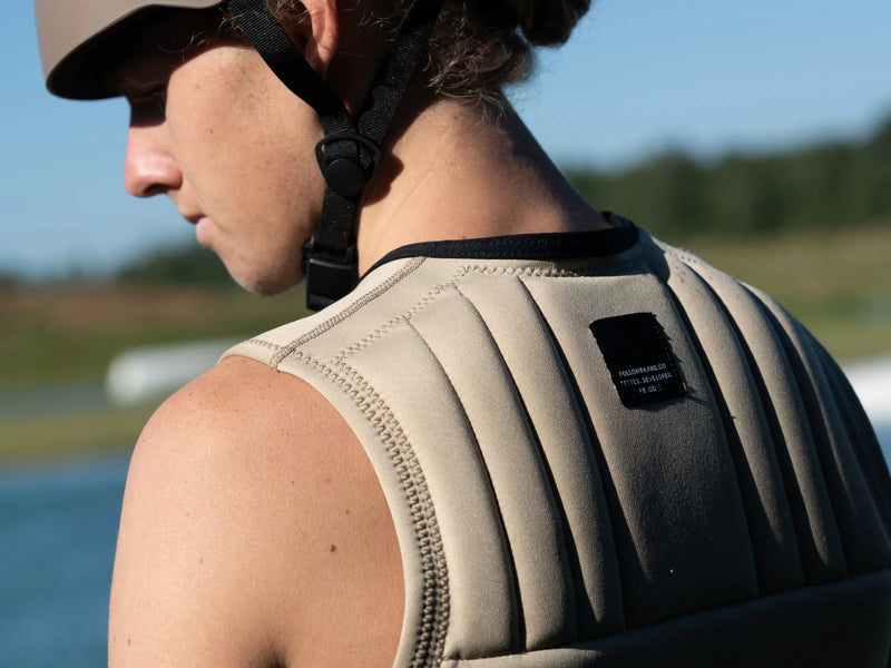 Style and comfort in the new Follow Total vest. Start your new water adventure with this impact vest from Weshbo!