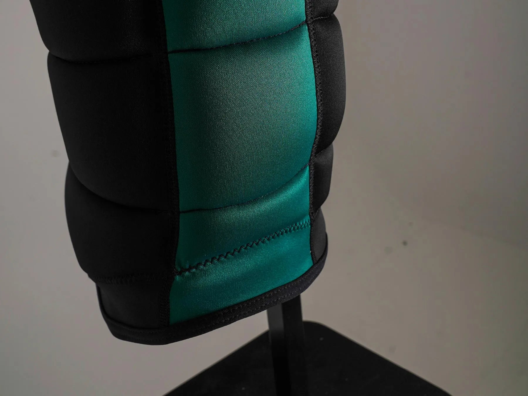 Follow Vest CORP  Charcoal