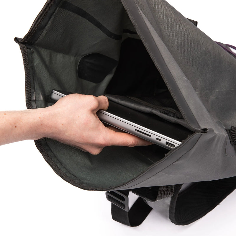 Bring all your belongings with you on the water! The new JOBE Daypack is the best solution for keeping your stuff dry! Shop now at Weshbo.