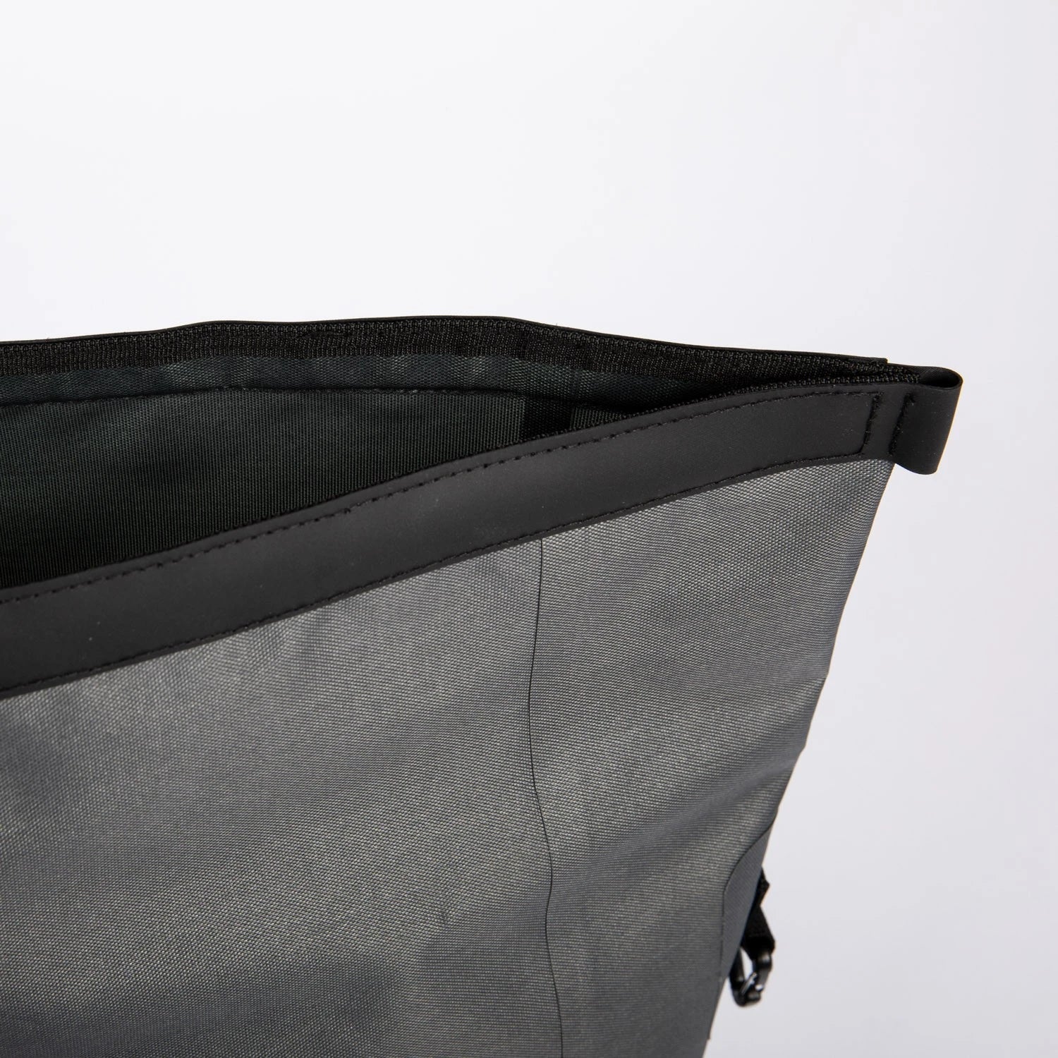 Bring all your belongings with you on the water! The new JOBE Daypack is the best solution for keeping your stuff dry! Shop now at Weshbo.