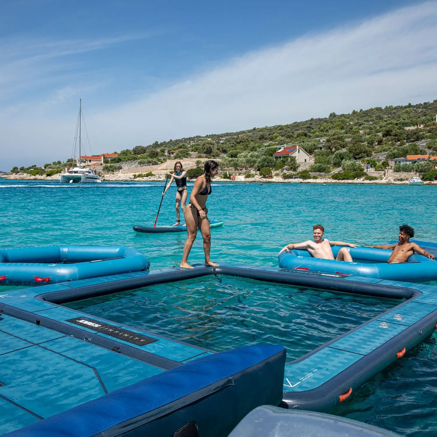 Jobe Infinity Pool sett life