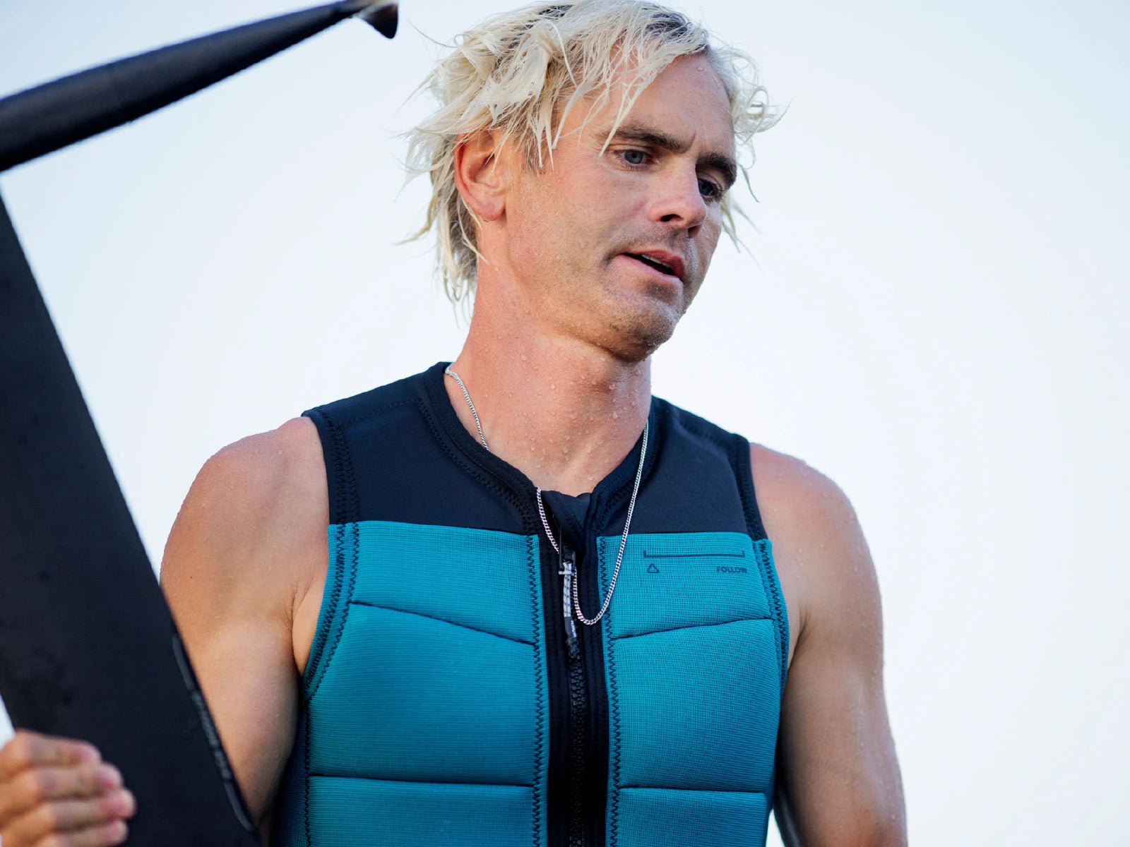 The Follow Section Life Vest is suitable for all type of bodies! Bring this vest for you next wakeboard or SUP trip!