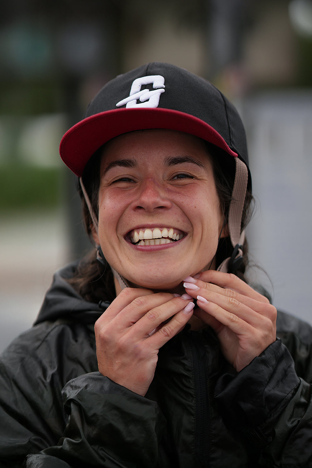 BANGPROOF SNAPBACK Helmet - Black/Red